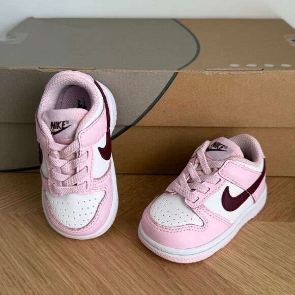 Nike Dunk Low ‘Valentine’s Day’ Toddler Sneakers - SZ 4 C - Picture 1 of 11